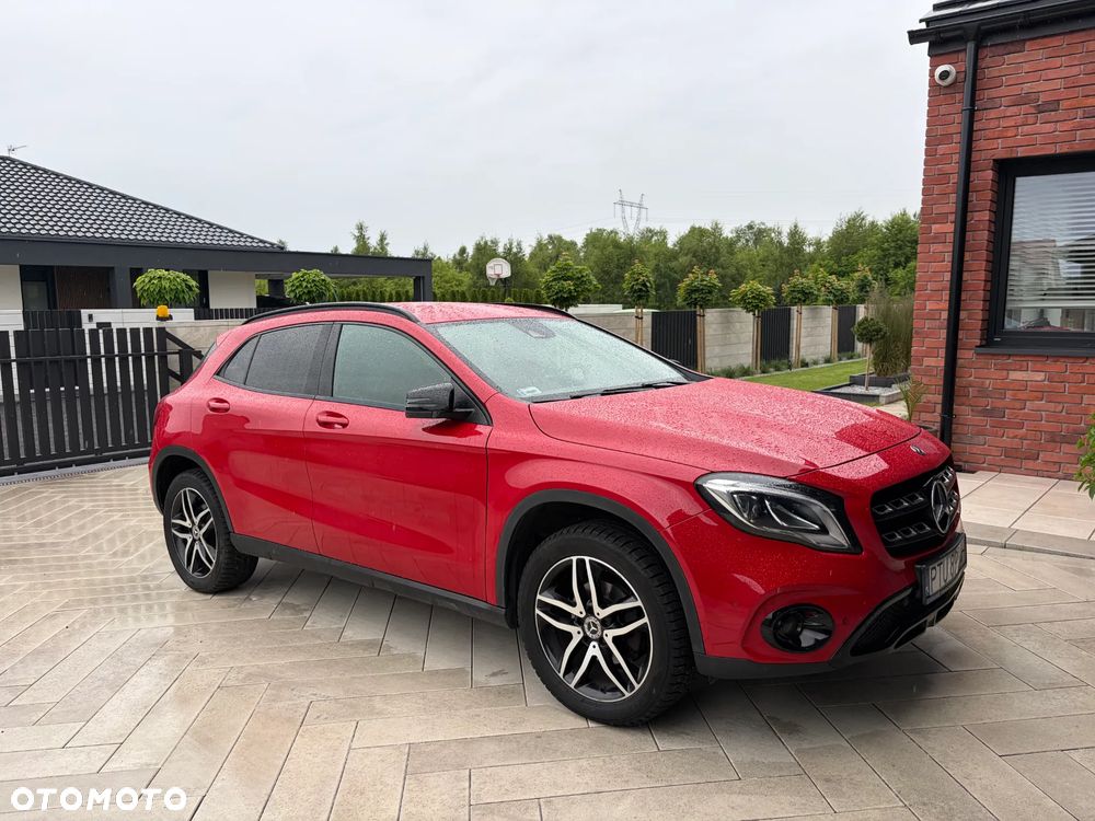 Mercedes-Benz GLA 180 d 7G-DCT - 5