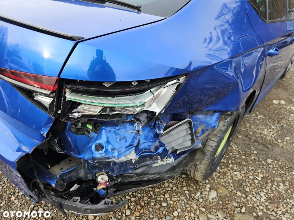 Skoda Superb 2.0 TDI SCR Sportline DSG - 14