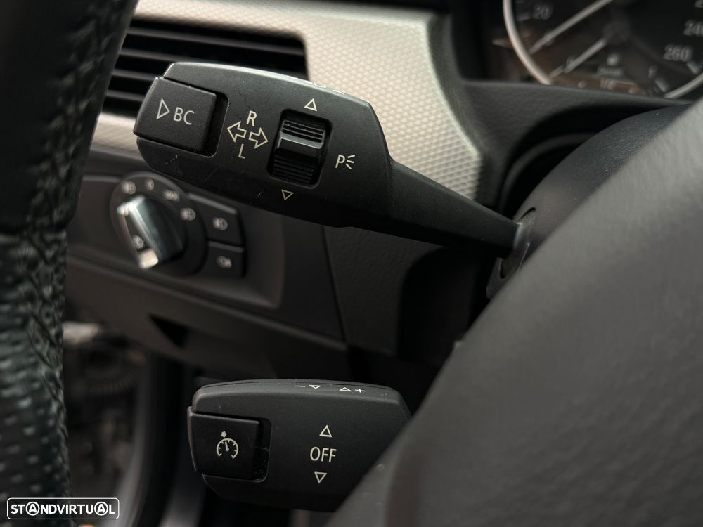 BMW 320 d Coupe Edição M - 25