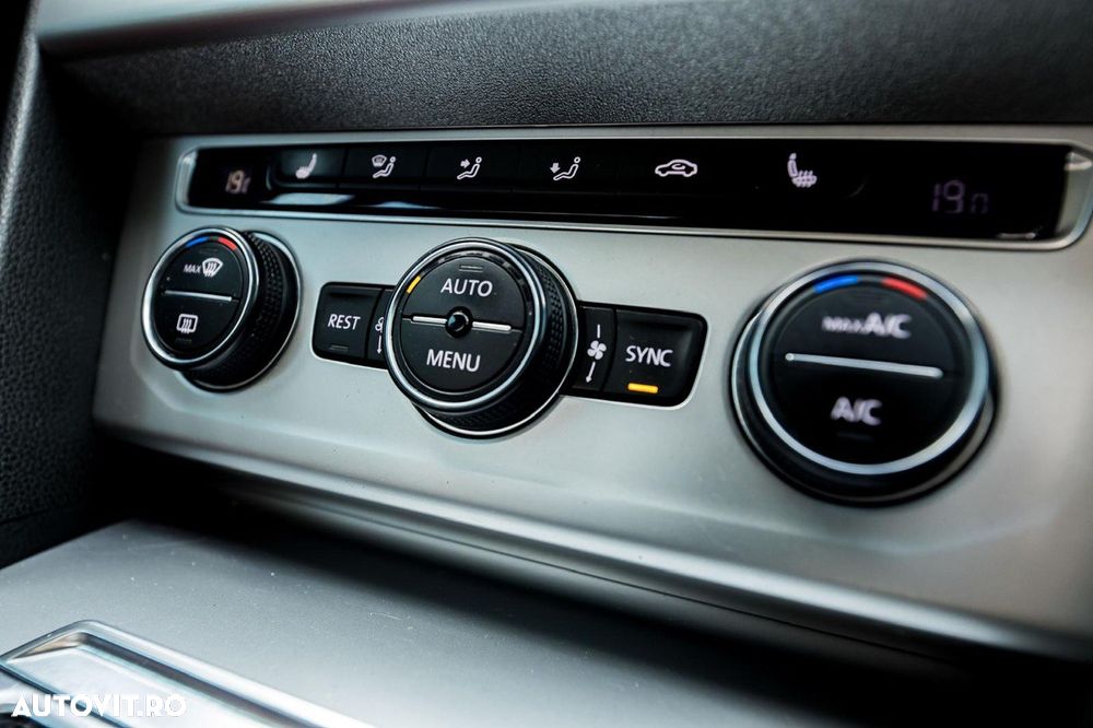 Volkswagen Passat 2.0 TDI (BlueMotion Technology) DSG Comfortline - 11