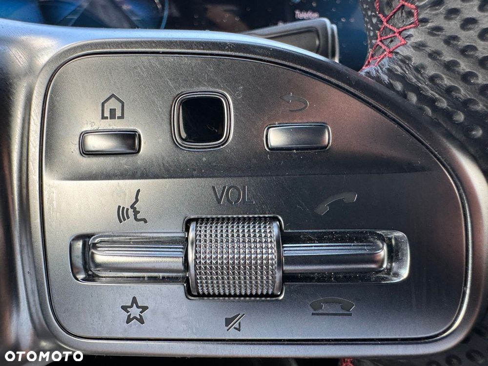 Mercedes-Benz GLB - 24