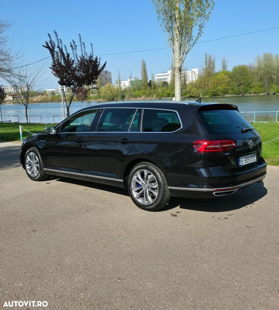 Volkswagen Passat - 4