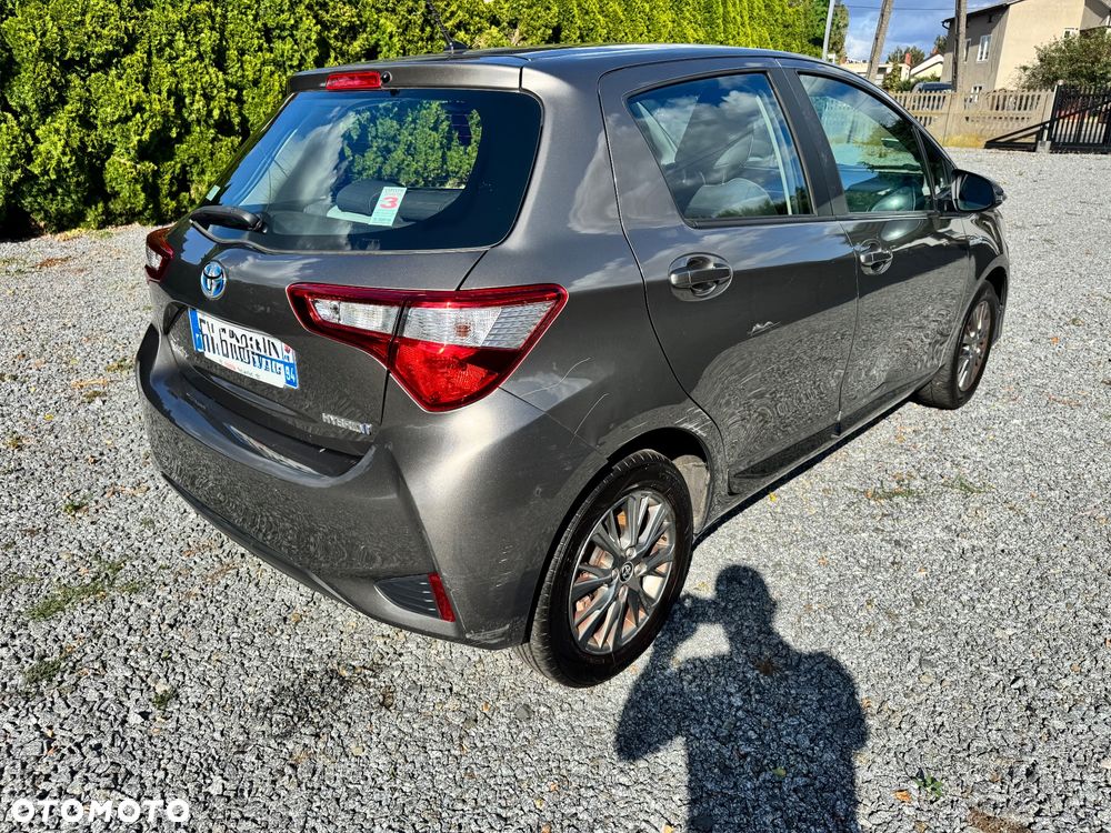 Toyota Yaris Hybrid 100 Business Edition - 3