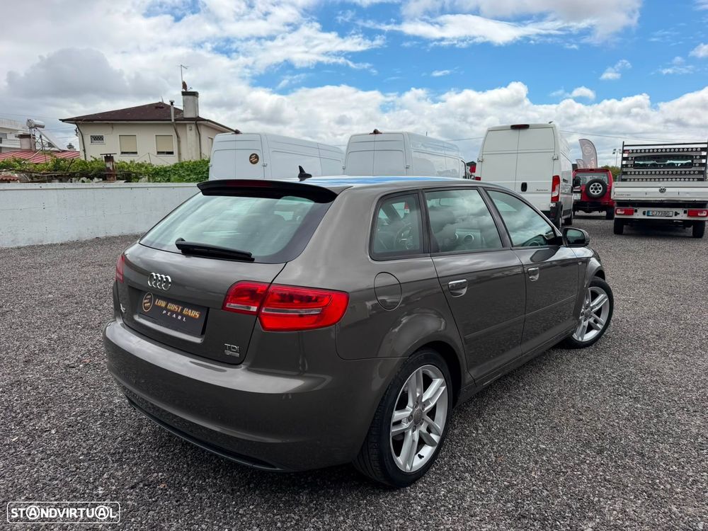 Audi A3 Sportback 1.6 TDI S-line S tronic - 4