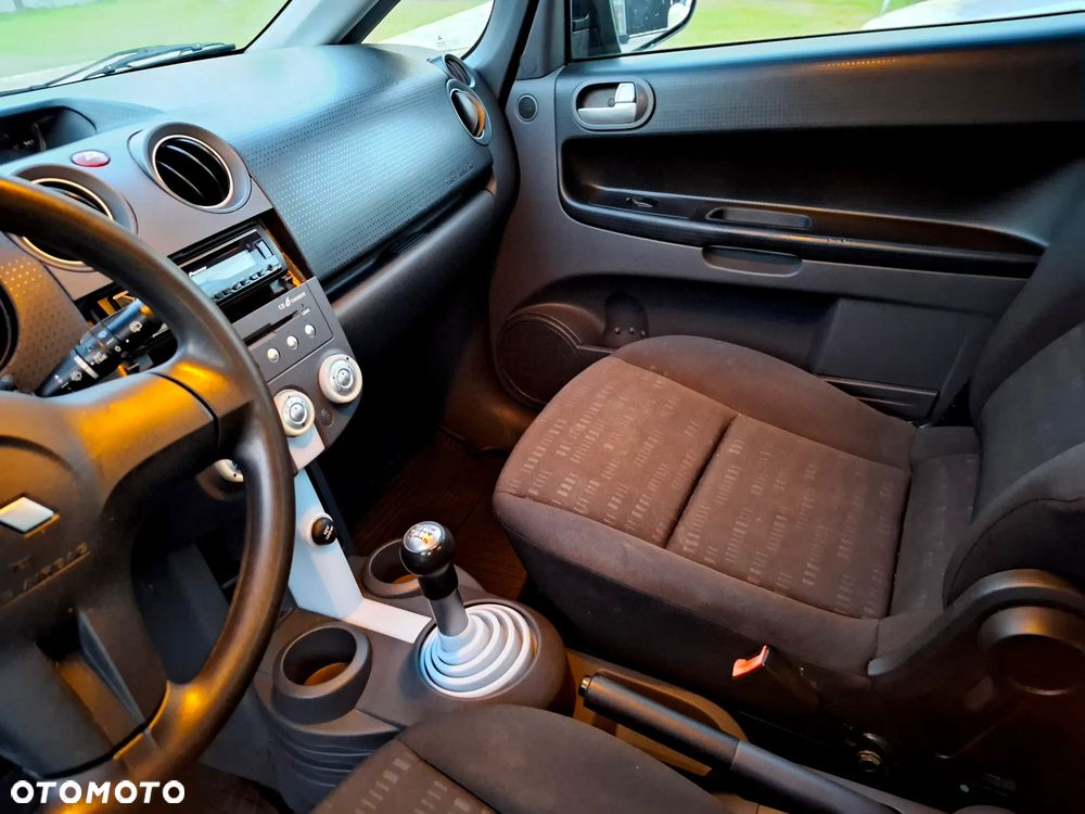 Mitsubishi Colt - 12