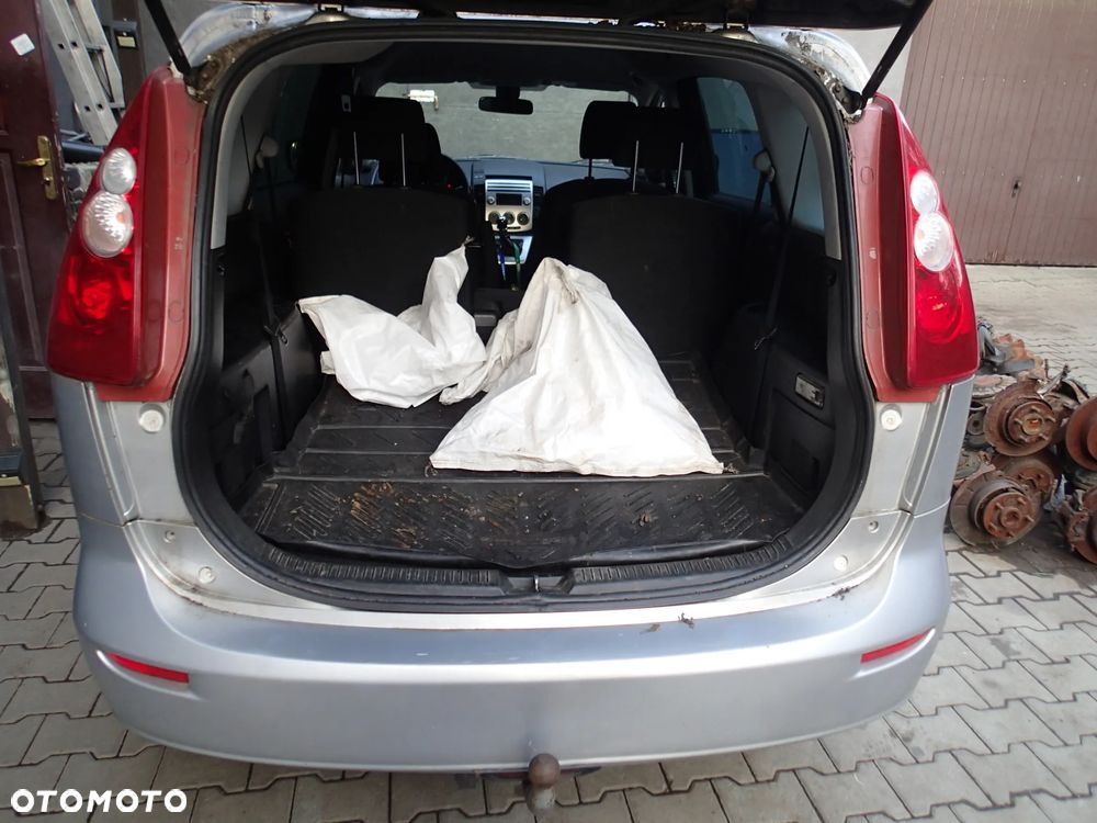 Mazda 5 - 8