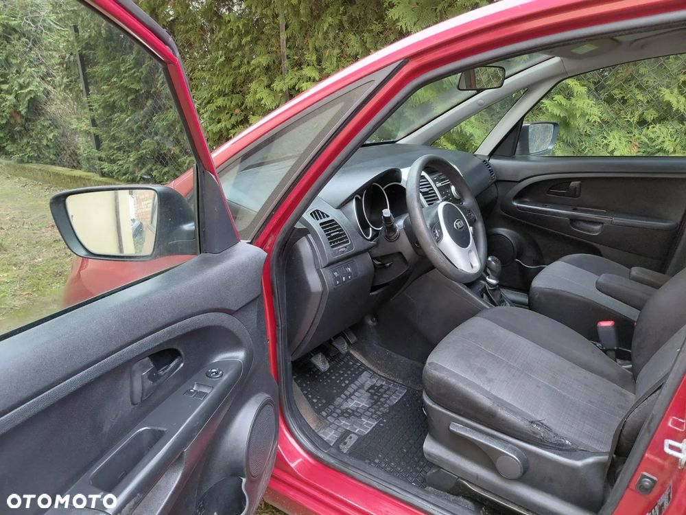 Kia Venga 1.6 L - 17