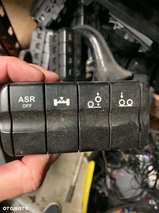 Przycisk do Panelu Actros 9435400146 - 3