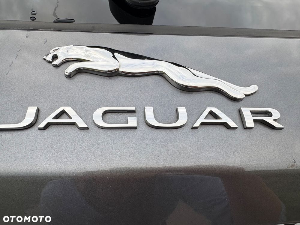 Jaguar F-Pace 2.0 i4D AWD R-Sport - 12