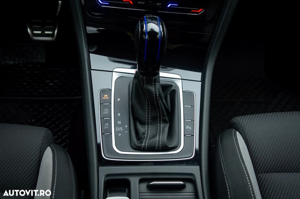 Volkswagen Golf - 13