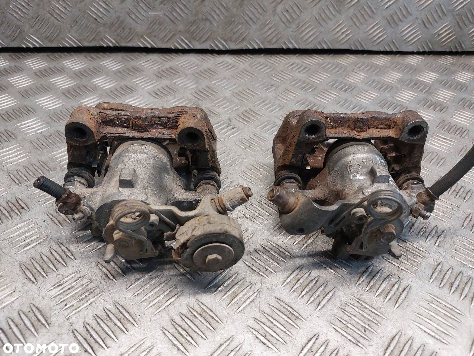 TARCZE HAMULCOWE TYŁ + KLOCKI + ZACISKI OPEL MERIVA A 1.8 16V - 7