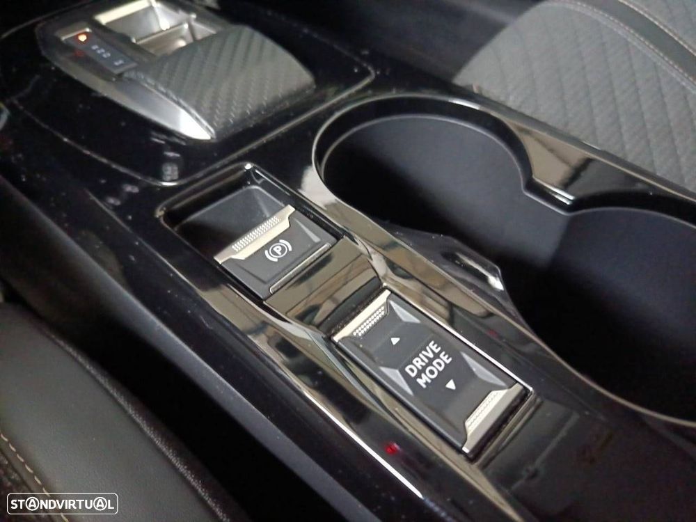 Peugeot 208 1.2 Hybrid Allure e-DCS6 - 18