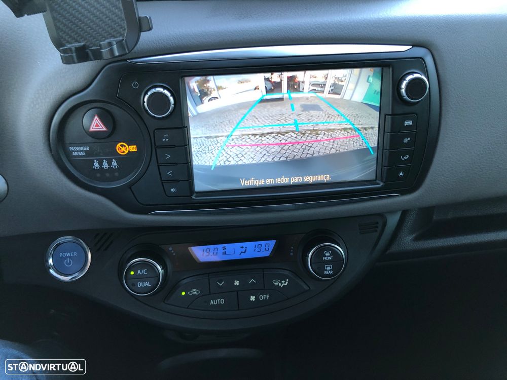Toyota Yaris 1.5 HSD Comfort - 21