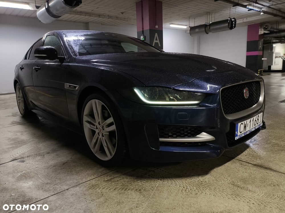 Jaguar XE 20d AWD R-Sport - 18