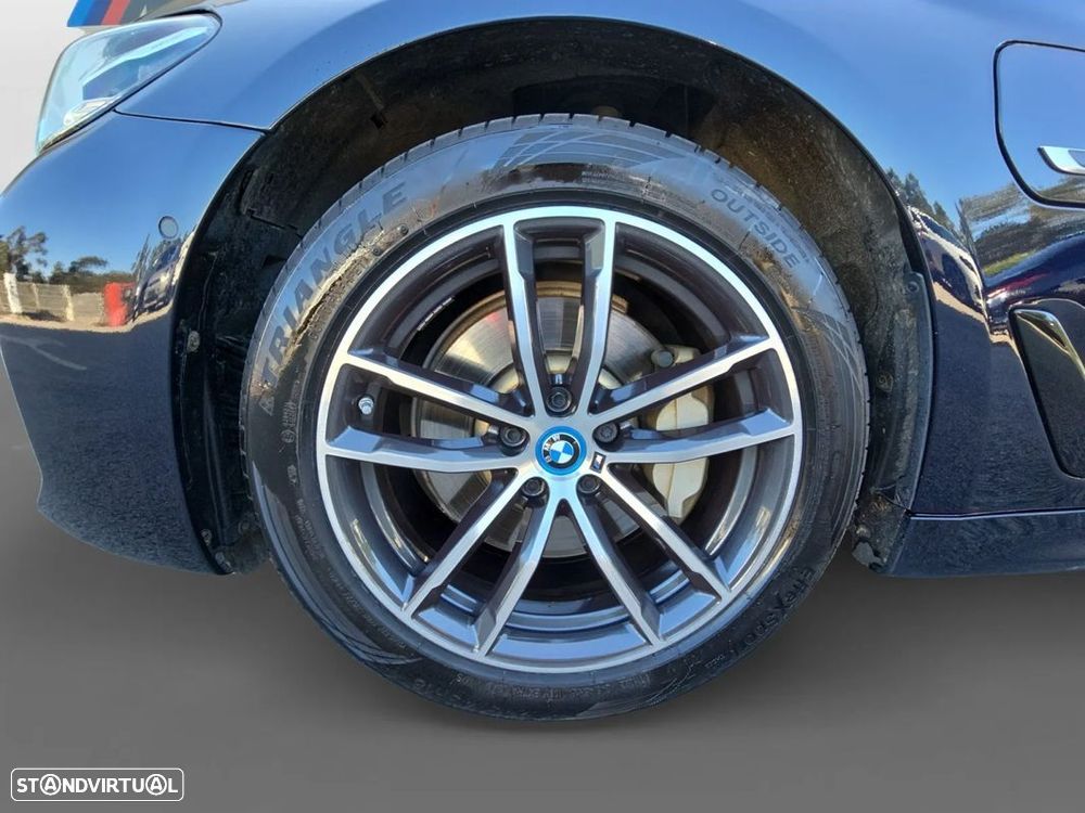 BMW 530 e Pack Desportivo M - 17