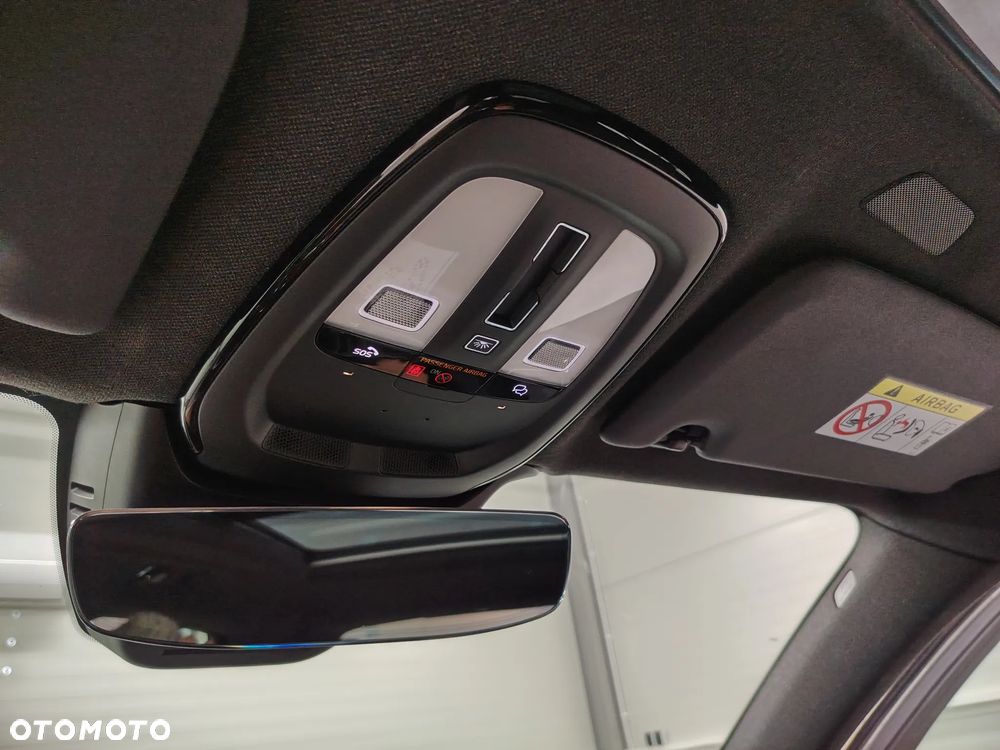 Volvo XC 40 B4 Plus Dark - 35