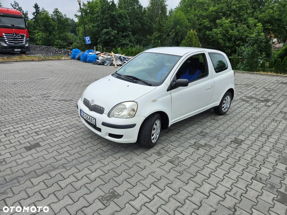 Toyota Yaris - 10