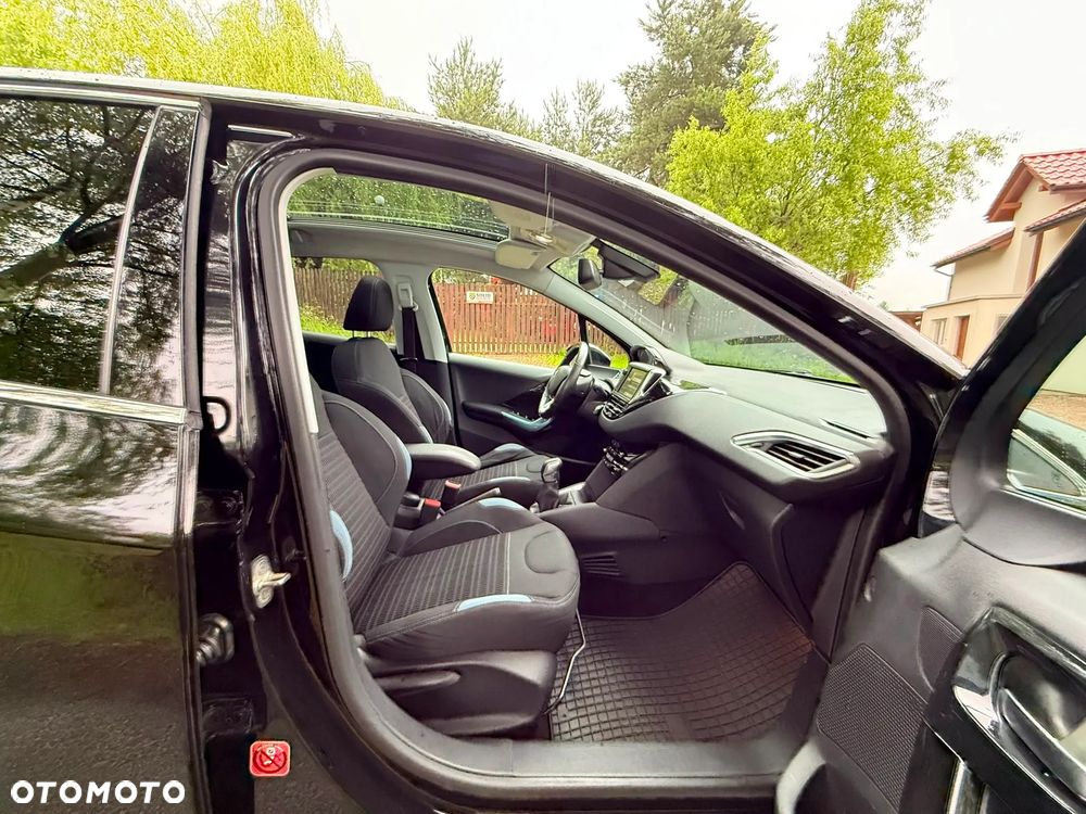 Peugeot 208 1.6 e-HDi Allure STT - 24
