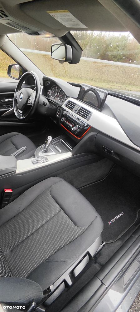 BMW Seria 3 318d - 14