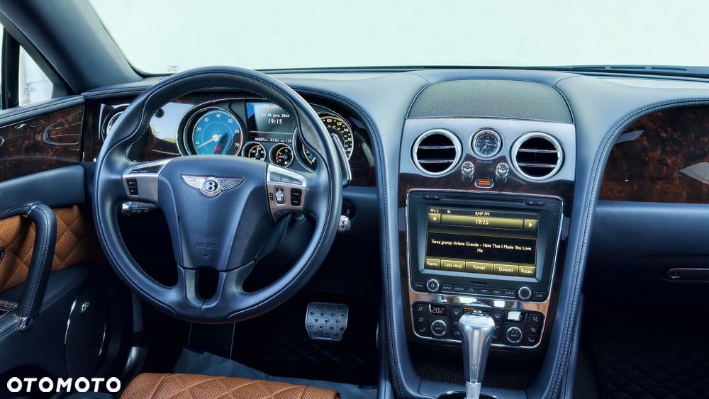 Bentley Flying Spur V8 S - 20