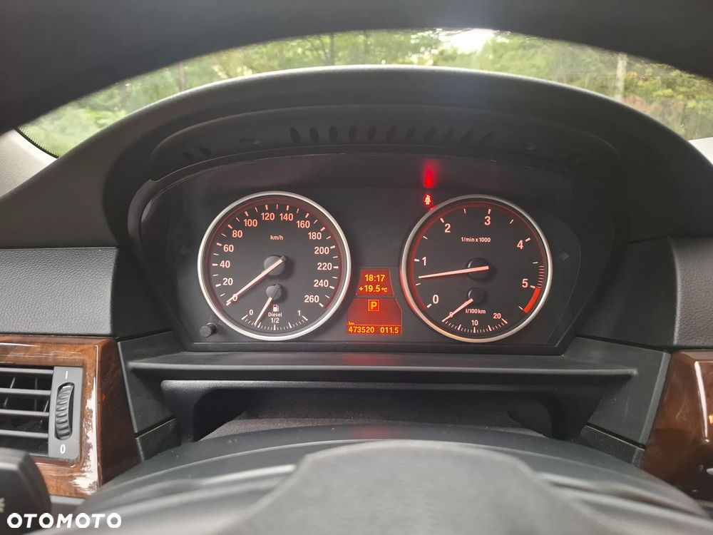 BMW Seria 5 530d xDrive - 23