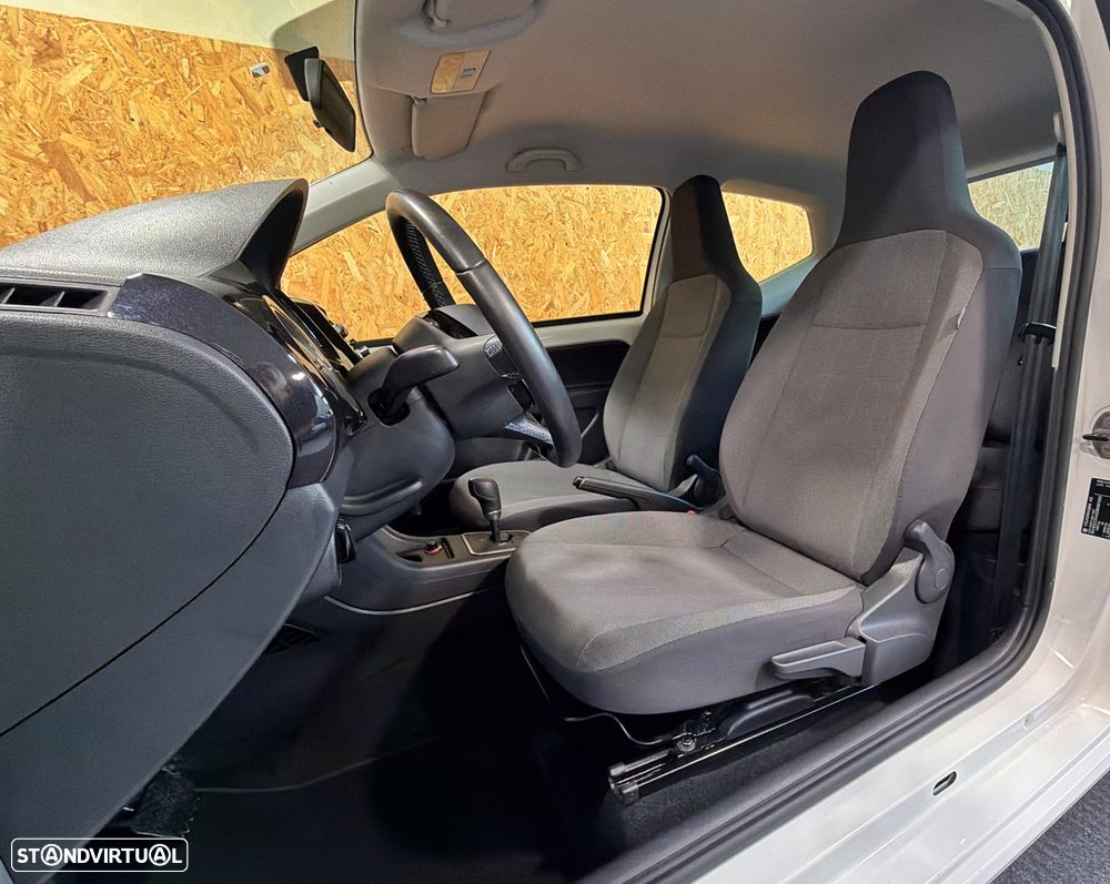 VW Up! 1.0 BlueMotion Move Auto - 17