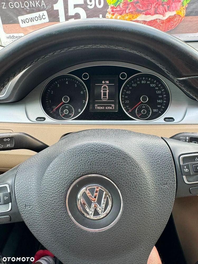 Volkswagen Passat 2013 photo 2