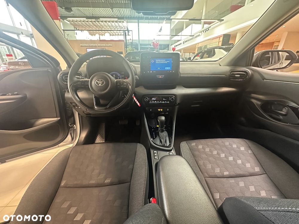 Toyota Yaris ver-hybrid-1-5-selection-style - 9