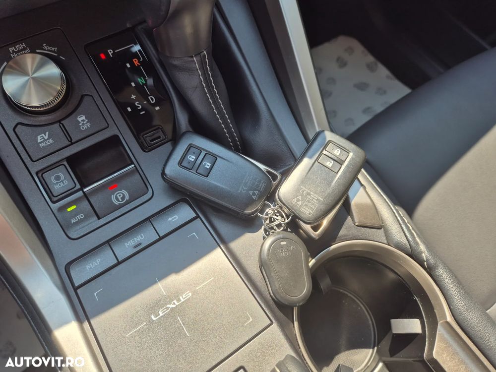 Lexus Seria NX 300h AWD Business Plus - 30