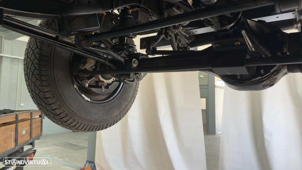 Land Rover Defender 110 DPF SE - 28
