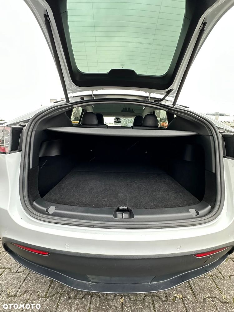 Tesla Y Model Long Range Dual Motor AWD - 14