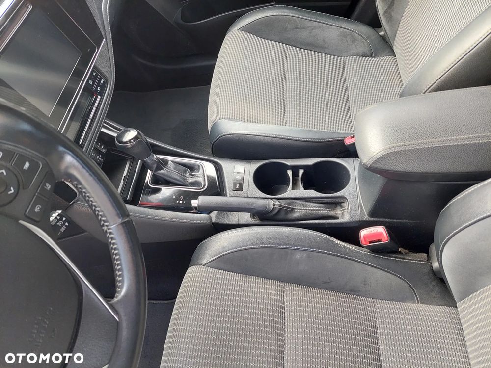 Toyota Auris 1.2 T Selection MS - 23
