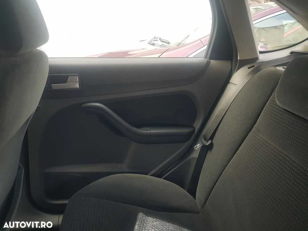 Ford Focus 1.6 Ti-VCT Titanium - 9
