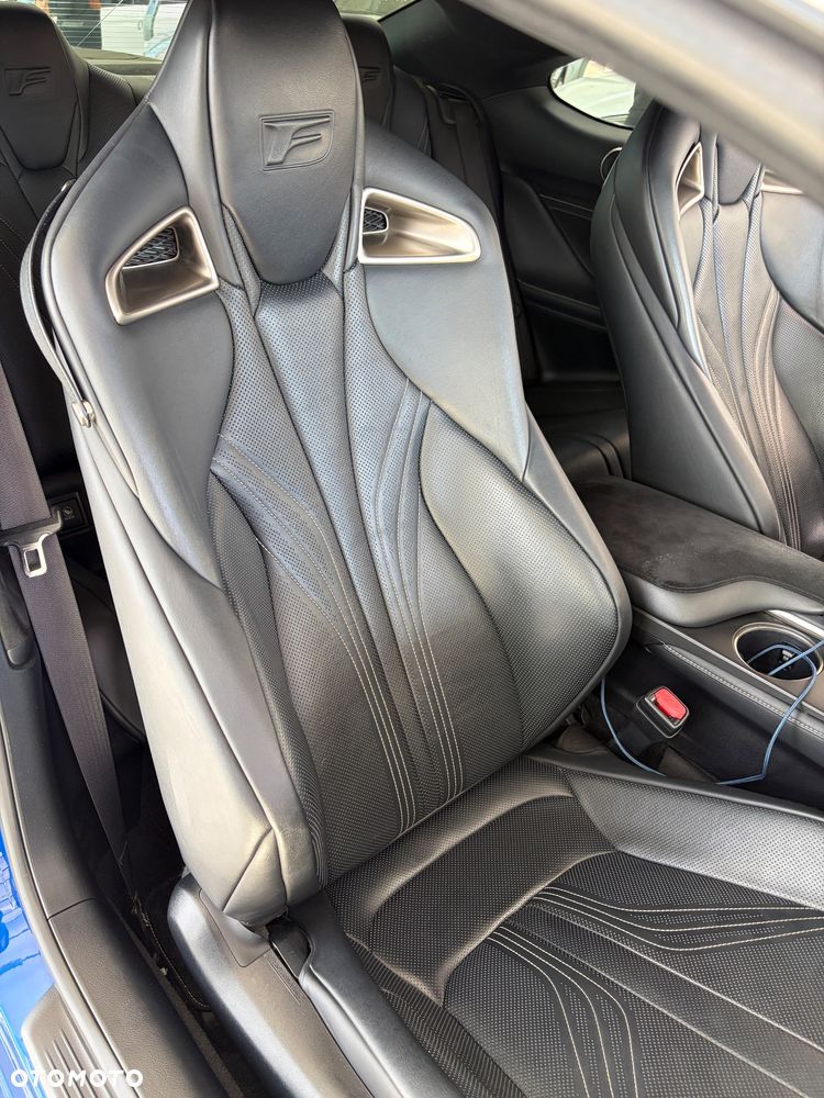 Lexus RC F Carbon - 14