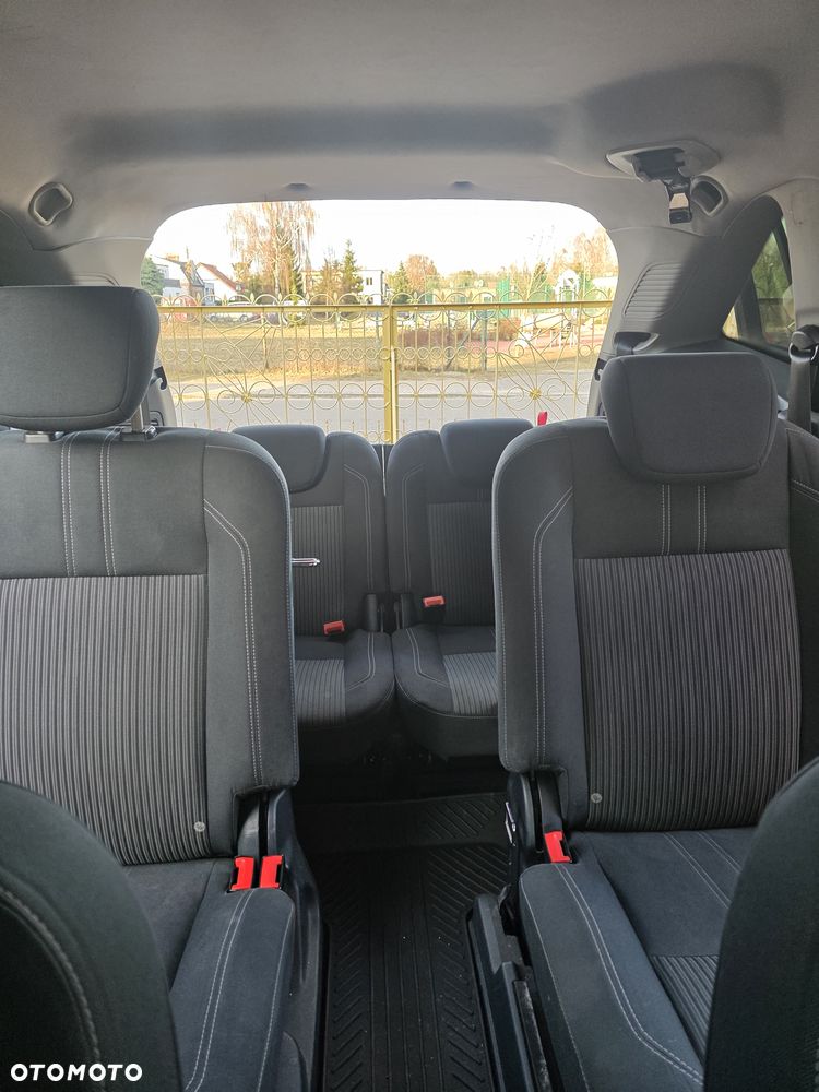 Ford Grand C-MAX - 15