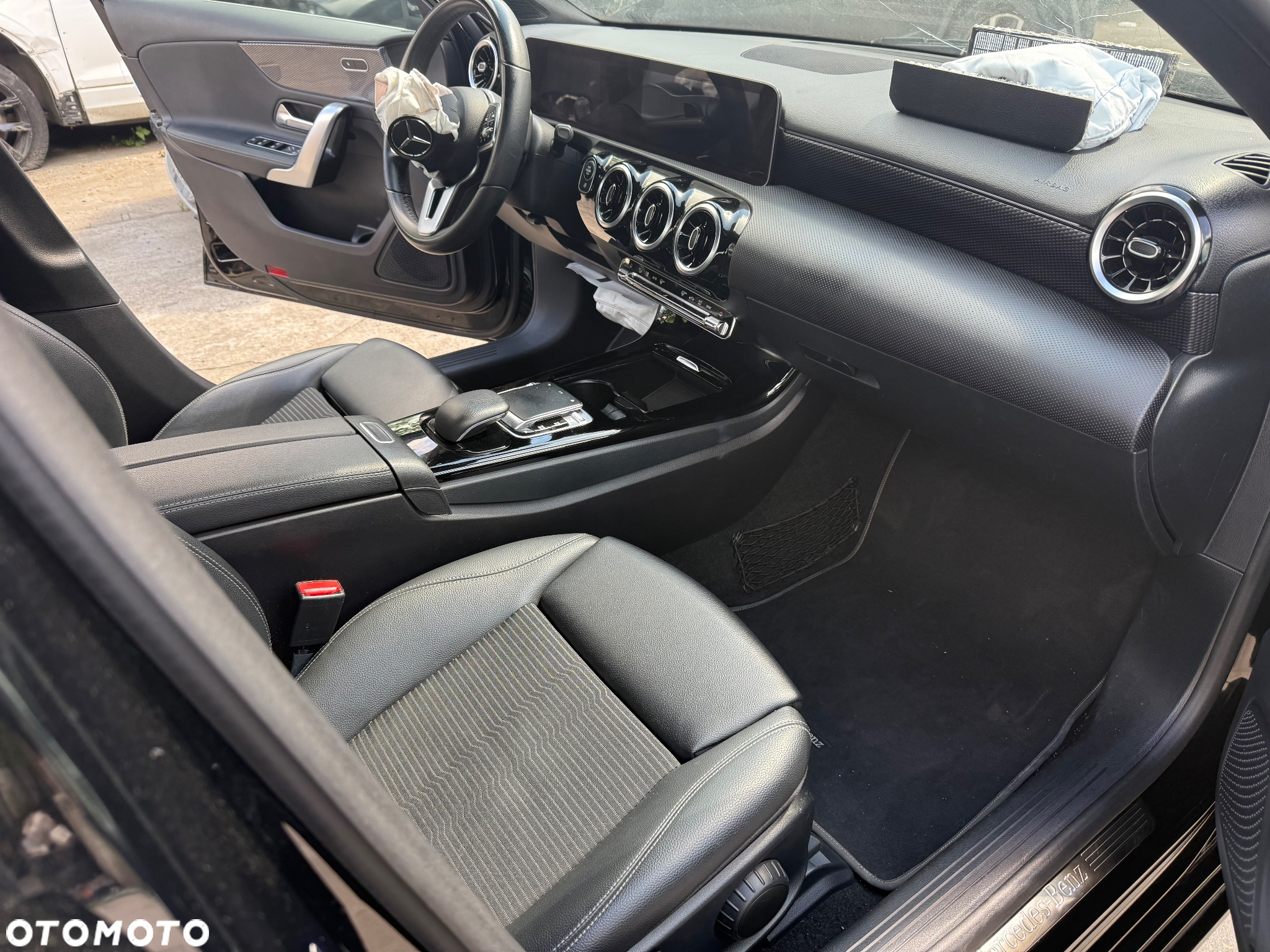 Mercedes-Benz Klasa A 180 d AMG Line 7G-DCT - 12