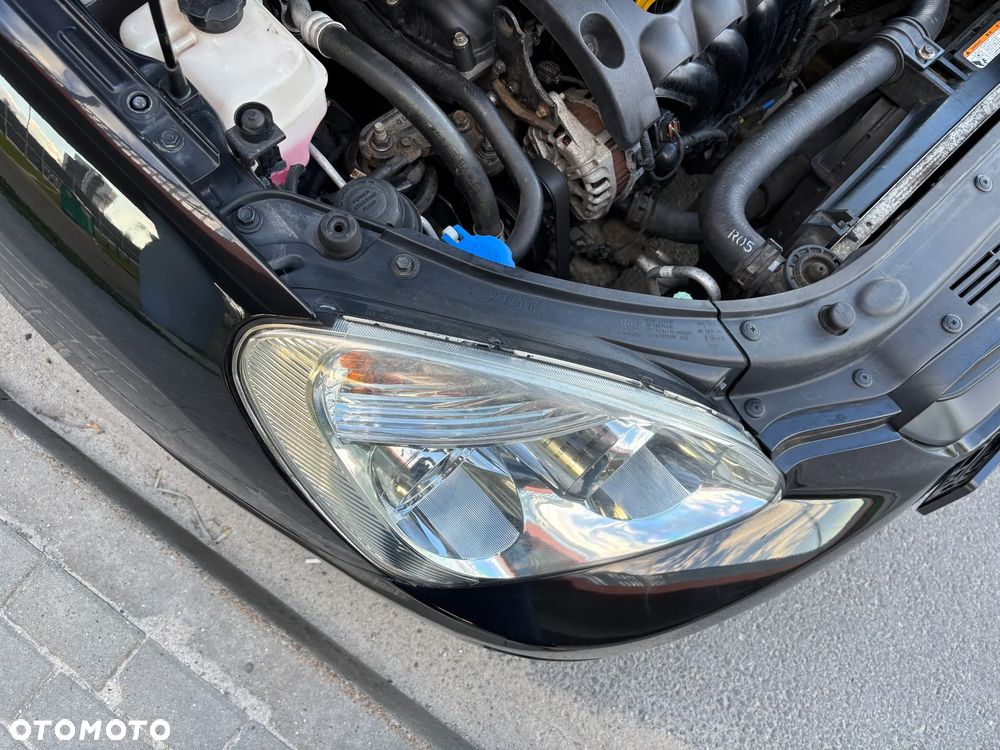 Kia Carens 1.6 Tour - 37
