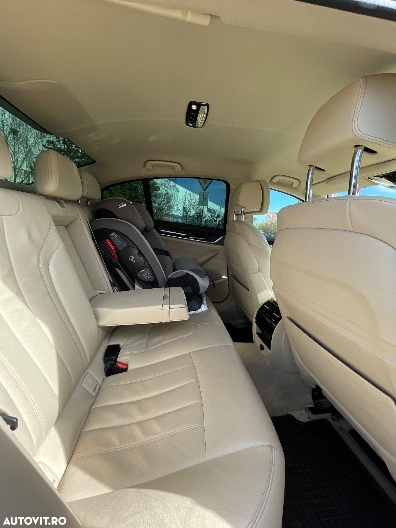 BMW Seria 5 520i AT - 10