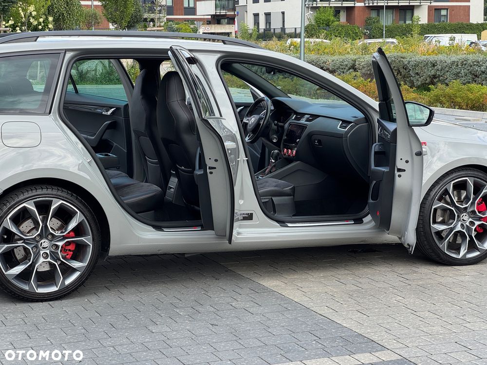 Skoda Octavia 2.0 TSI RS Challenge 245 DSG - 12