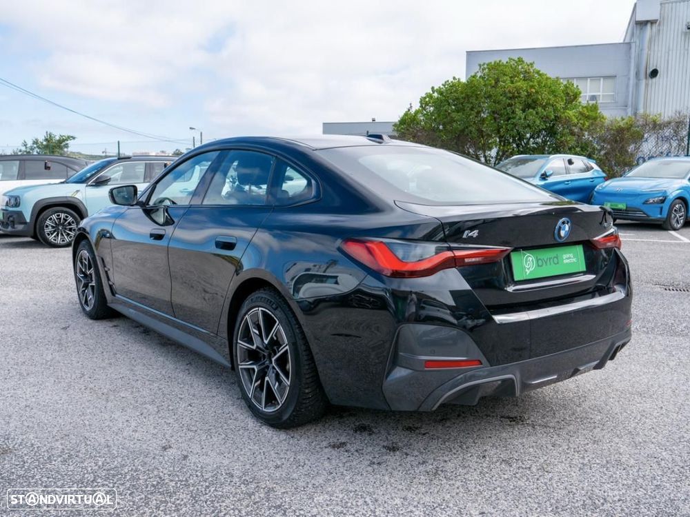BMW i4 eDrive35 Desportiva M - 10