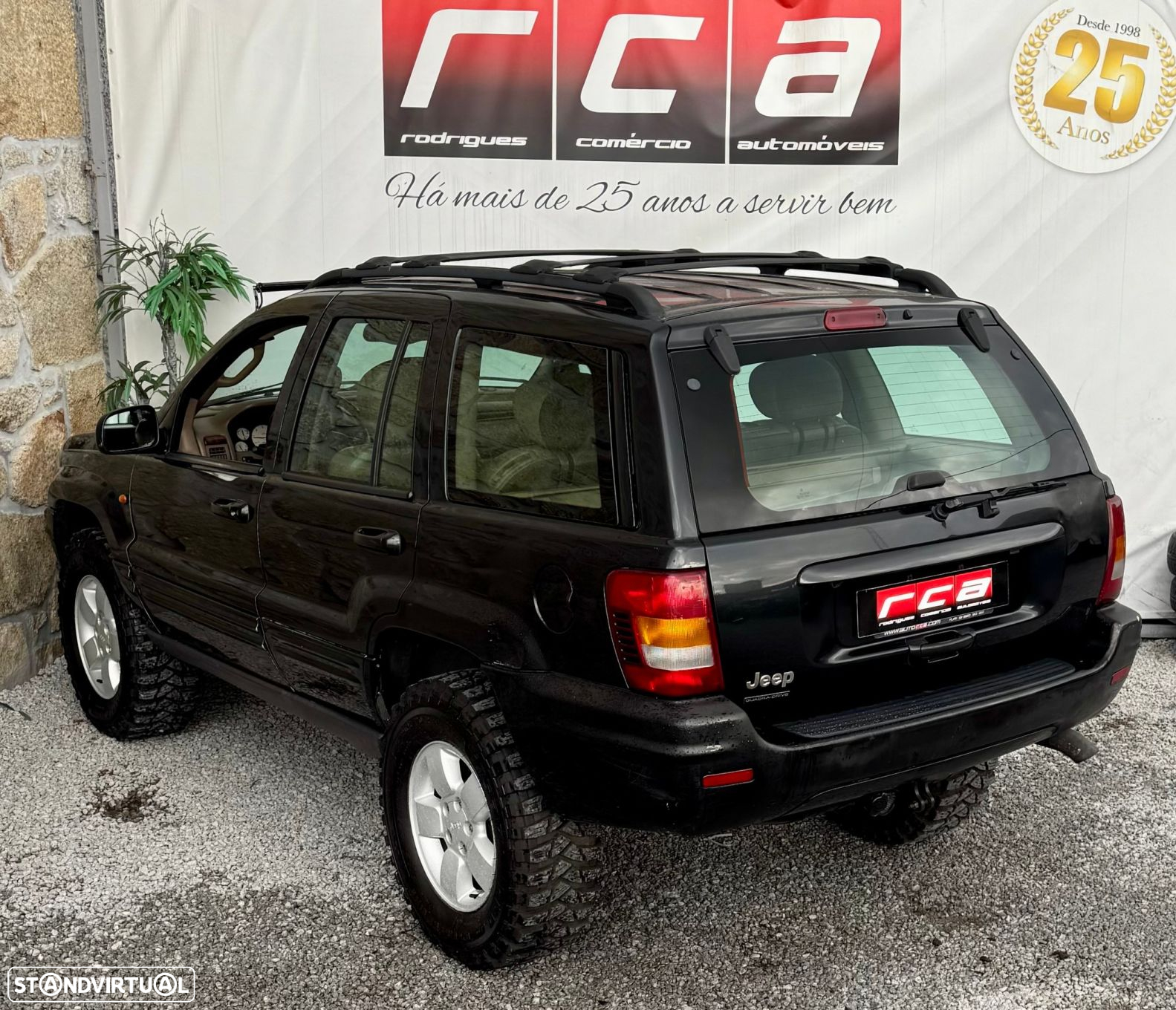 Jeep Grand Cherokee - 13