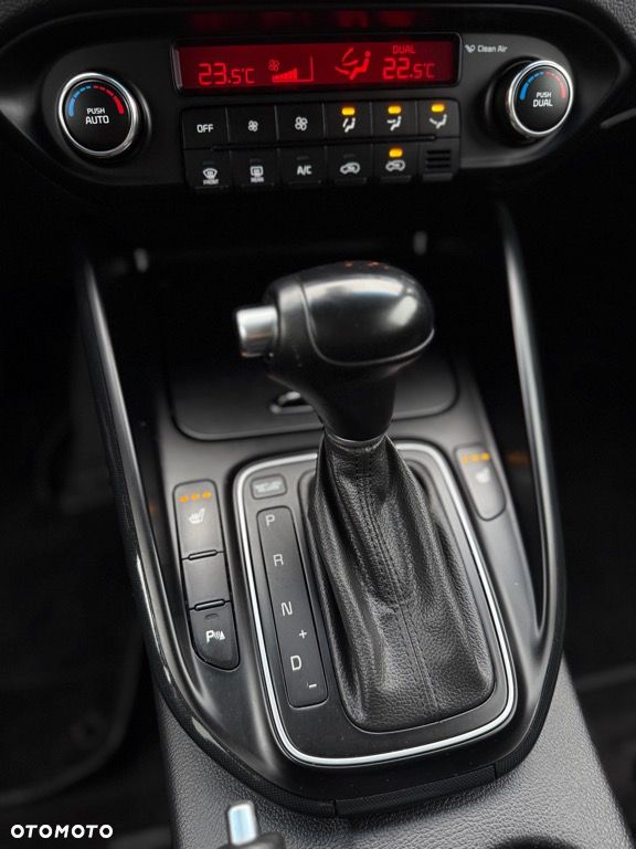 Kia Carens 1.7 CRDi 141 ISG Dream-Team Edition - 27