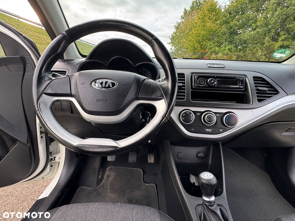 Kia Picanto 1.0 Fifa World Cup Edition - 36