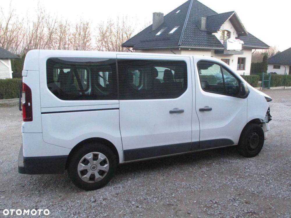 Renault Trafic 2.0 dCi - 9