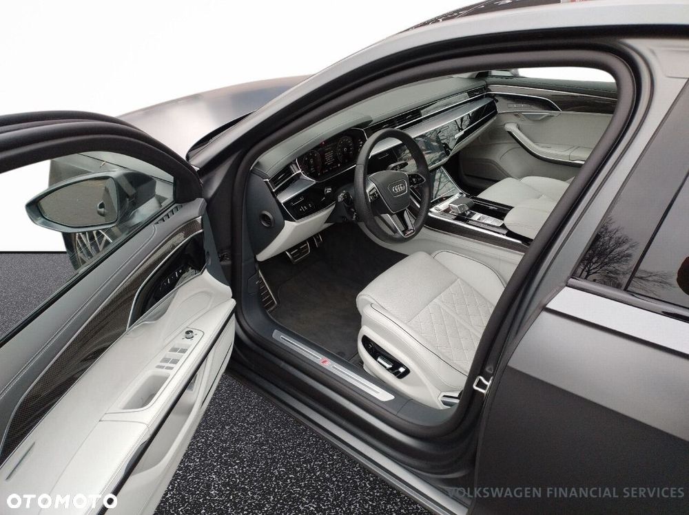 Audi A8 - 6