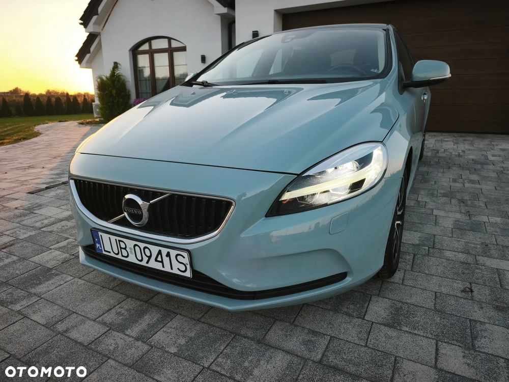 Volvo V40 2016 photo 2