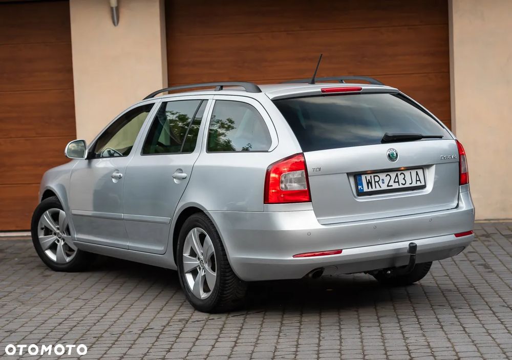Skoda Octavia 1.6 TDI DPF Elegance - 24