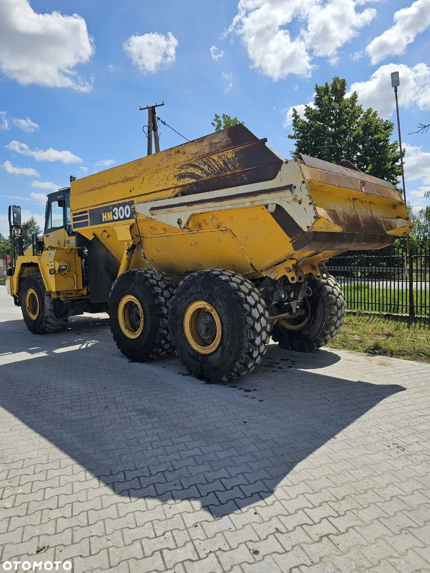 Komatsu HM300 - 2