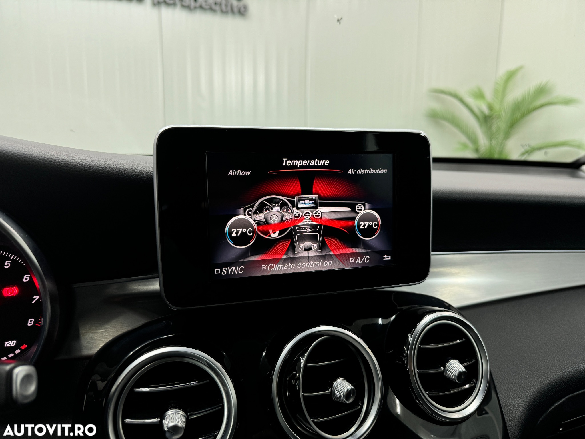 Mercedes-Benz GLC 250 4MATIC - 35