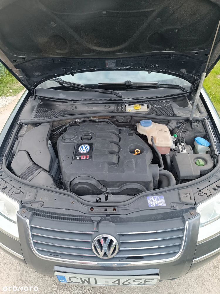 Volkswagen Passat 1.9 TDI Highline - 13